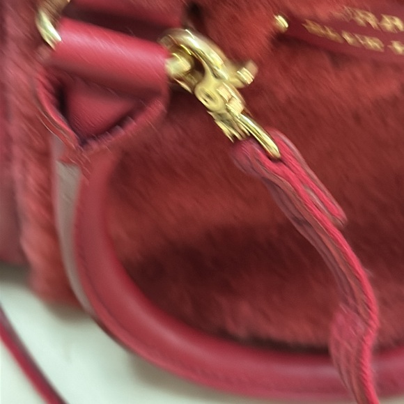 Burberry blue label burgundy shearling and leather 2 way handbag - Picture 4 of 15
